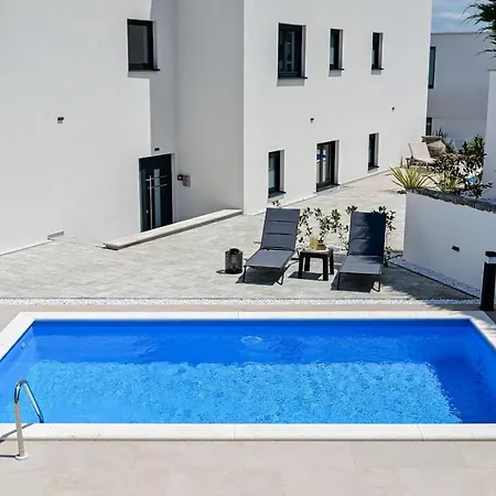 Guest house Lena 5*